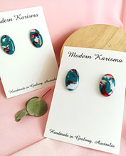 Load image into Gallery viewer, Christmas Swirl Oval Studs